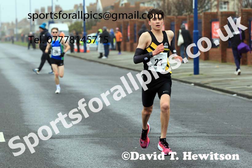 Mens under-17s 5k, 2023 Northern Mens 12 stage and Womens 6 Stage Relays and Young Athletes, Redcar. Photo: David T. Hewitson/Sports for All Pics